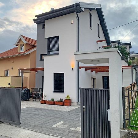 Apartment Maksimir Yard Zagreb Luaran gambar
