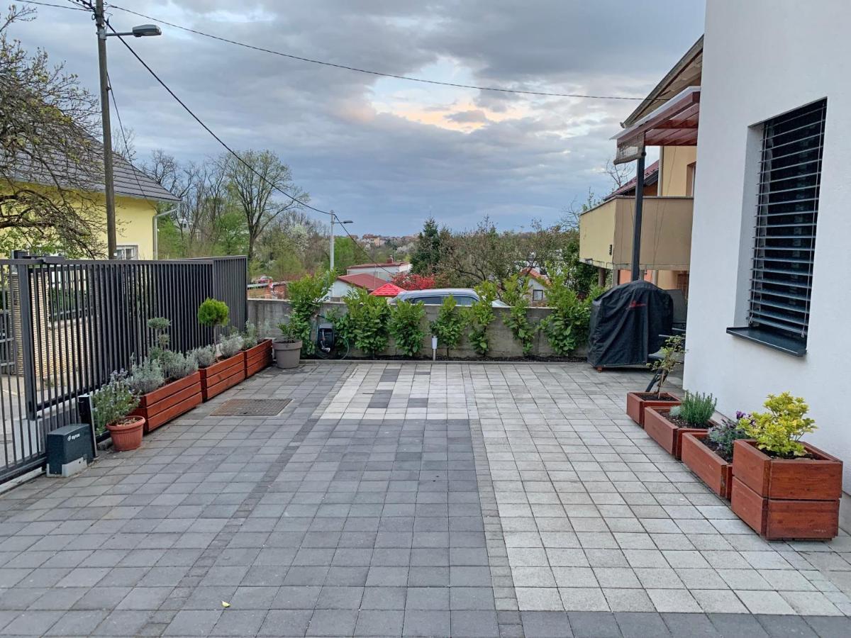 Apartment Maksimir Yard Zagreb Luaran gambar