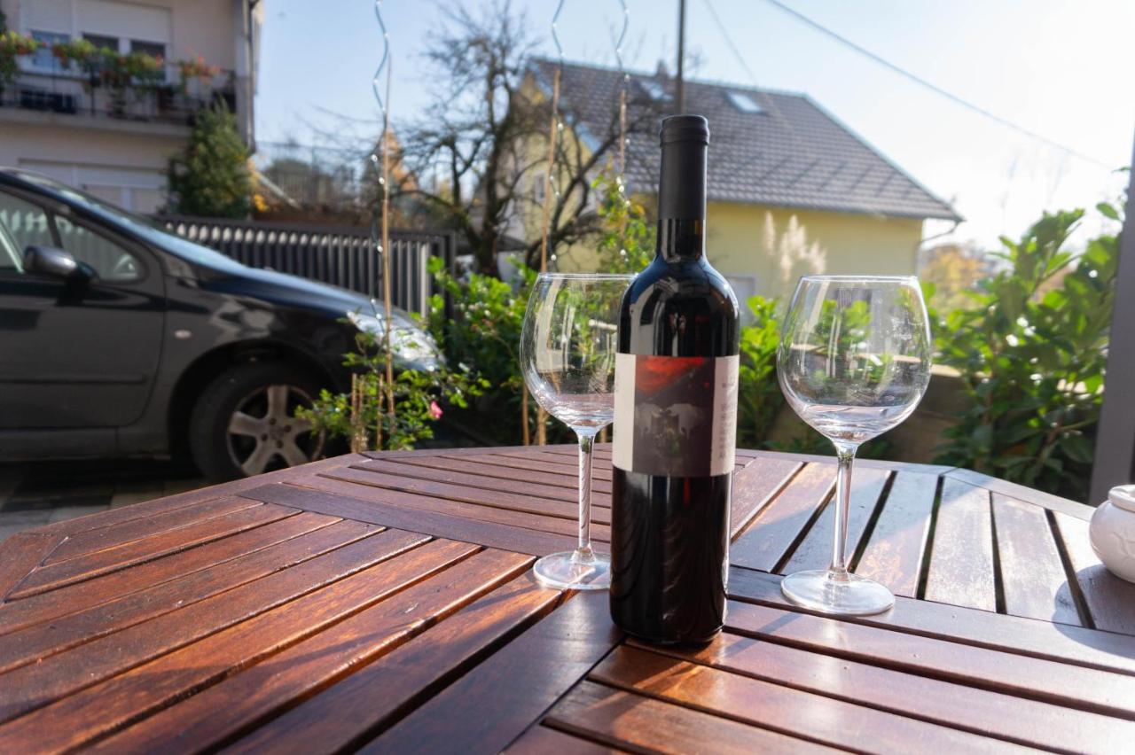 Apartment Maksimir Yard Zagreb Luaran gambar
