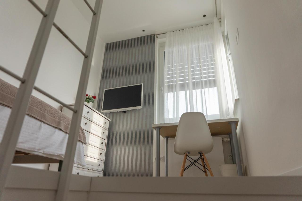 Apartment Maksimir Yard Zagreb Luaran gambar